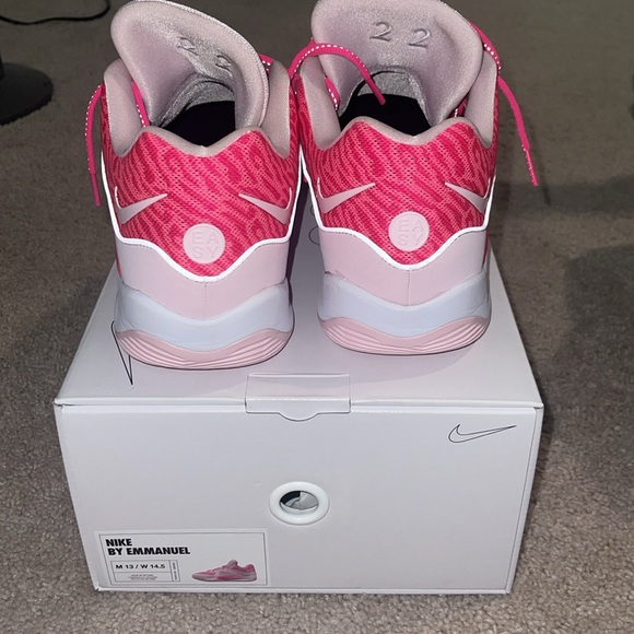 KD 16 custom made pink basically new tried on once with original box - Picture 4 of 8